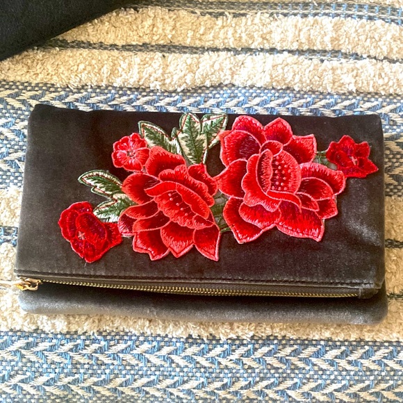 Clutch - Picture 1 of 5